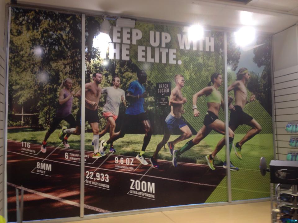 nike butikk innredning butikkinnredning folie dekor tapet